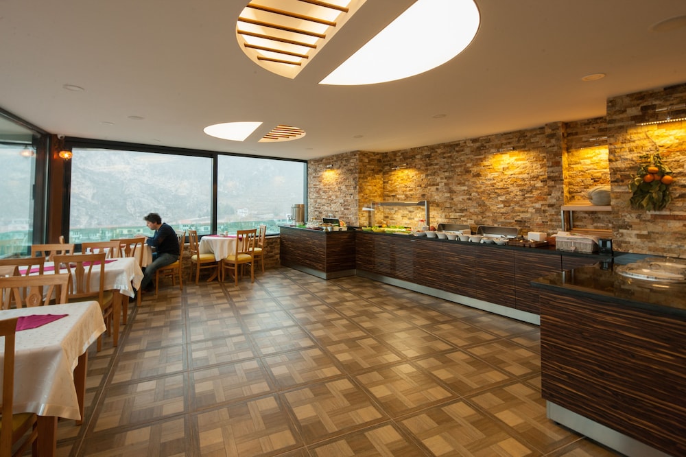 Armin Hotel 22/38