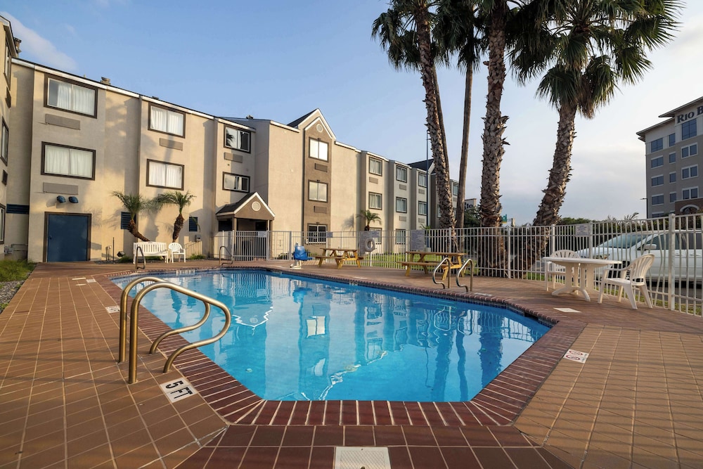 Motel6 McAllen, TX - East 56/60