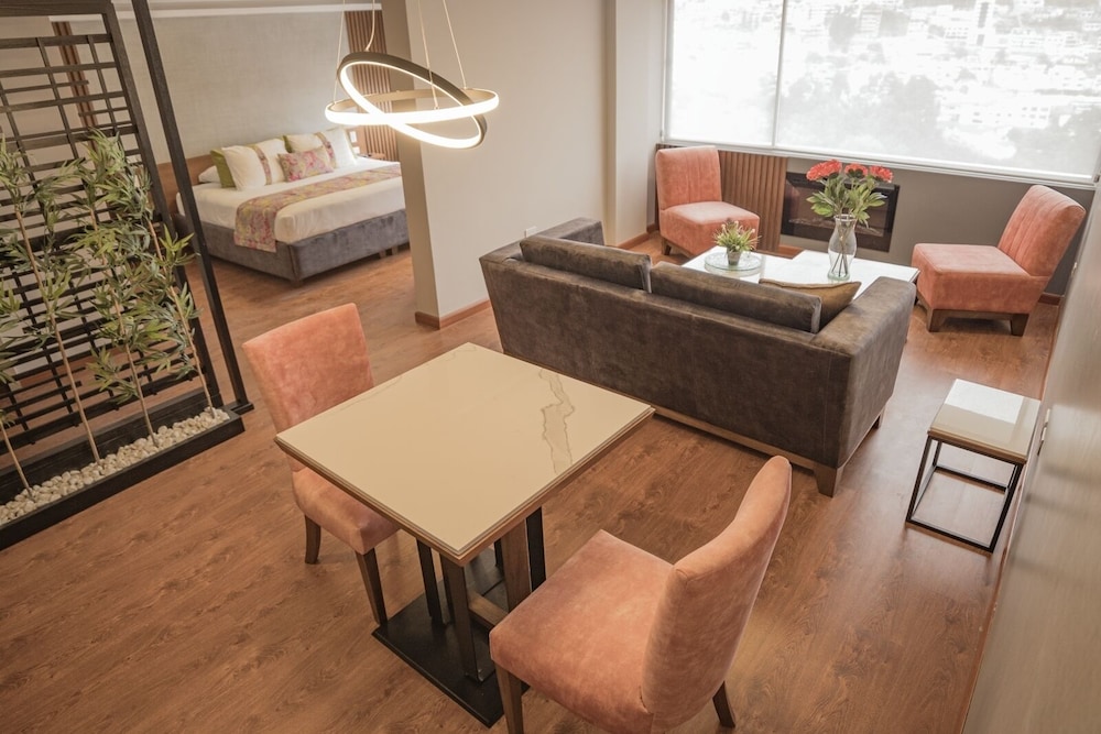 Hotel Ambato 25/40
