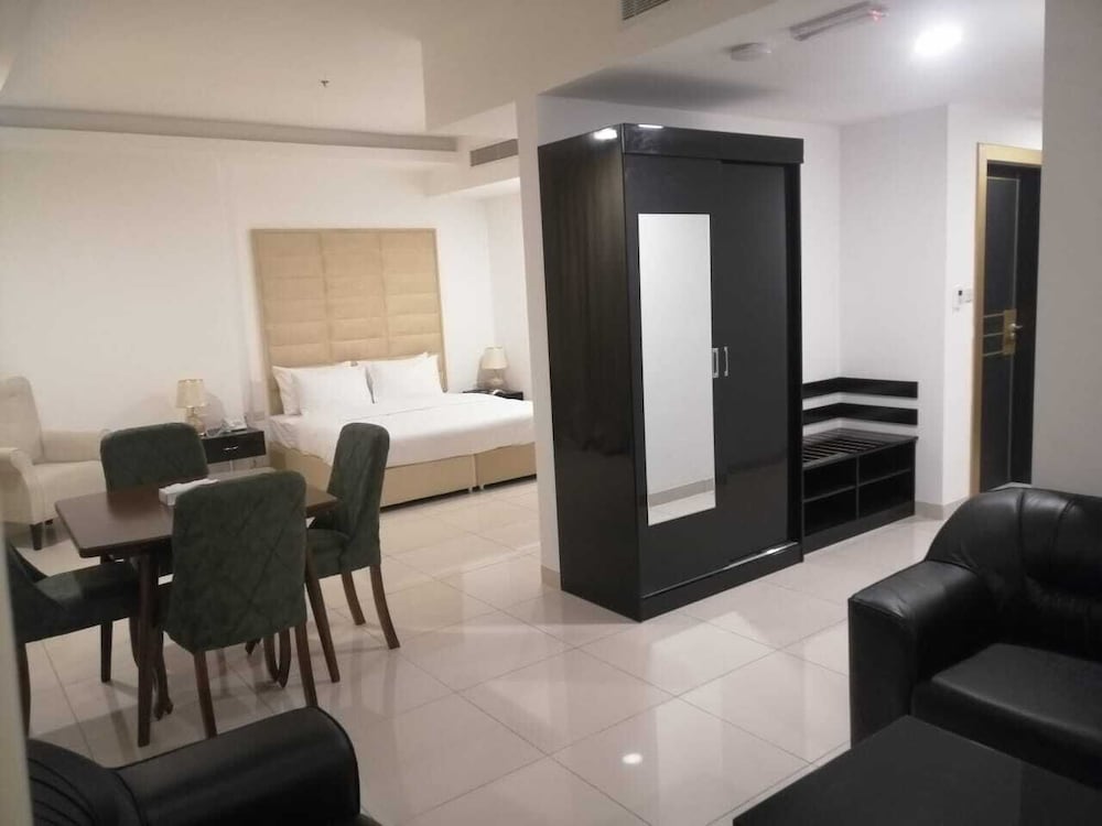Parkside Plaza Hotel 21/32