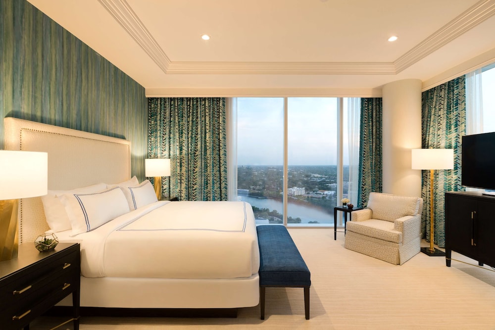 Fairmont Austin 54/72