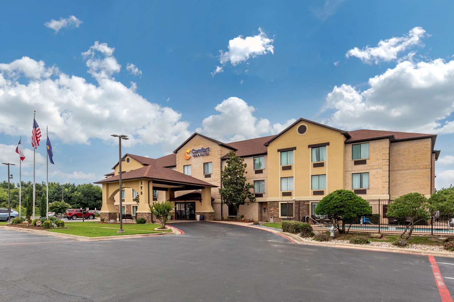 Comfort Inn Suites Mansfield 1/18