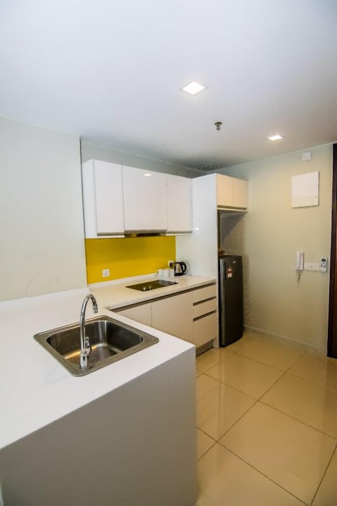 Marina Travellers Suite Sky Karamunsing 18/18