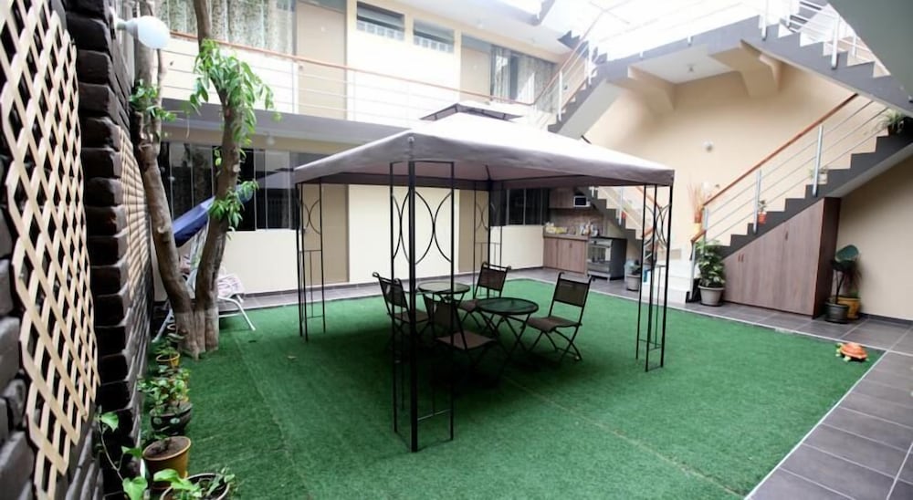 The Florian's B&B 28/36