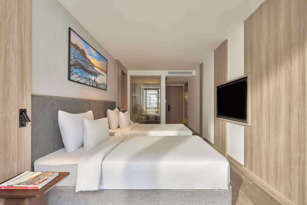 Senior, Twin Beds, City View, Balcony