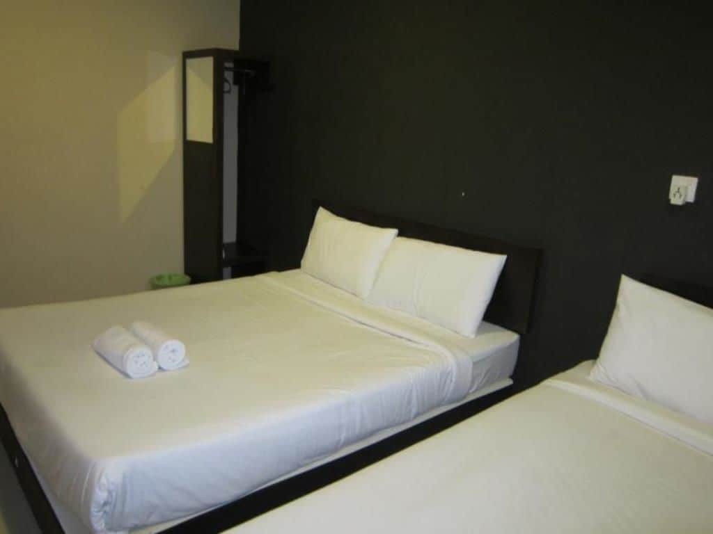 EXECUTIVE, QUEEN BED