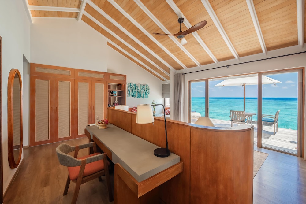 NH Collection Maldives Reethi Resort 33/55