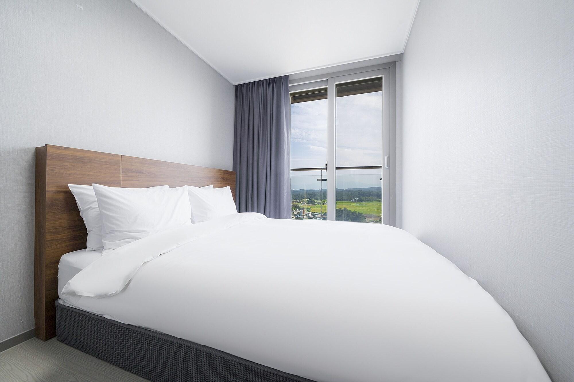 Chonpines Ocean Suites 7/50