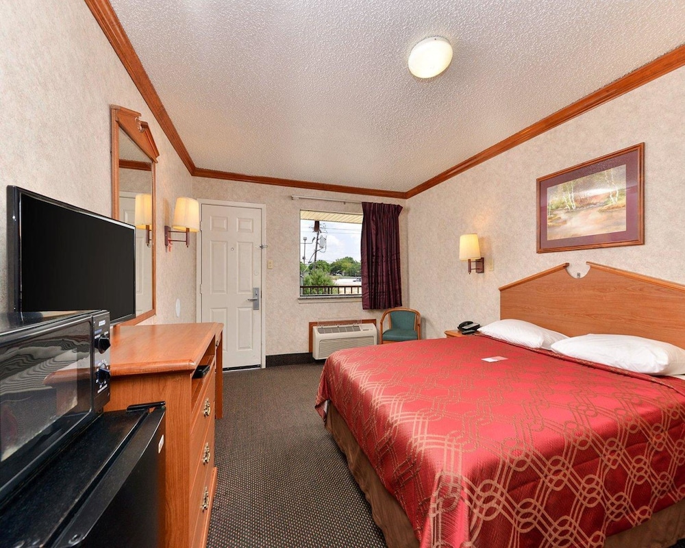 Econo Lodge Killeen, TX 8/15