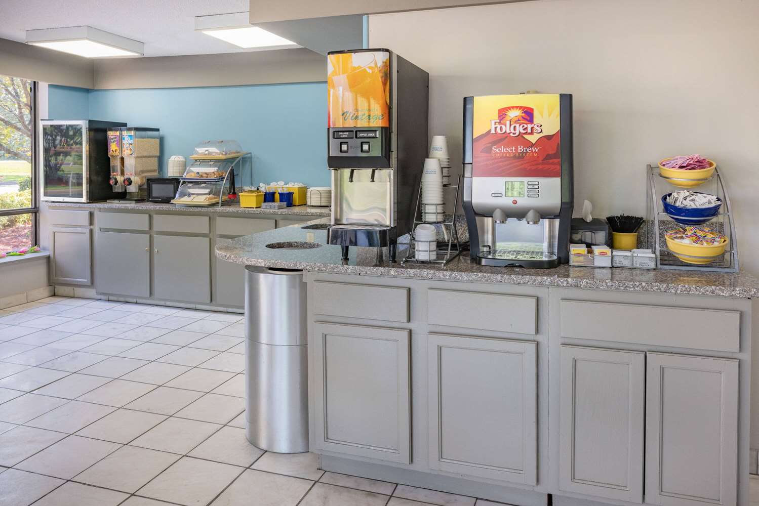 restaurant cafeteria