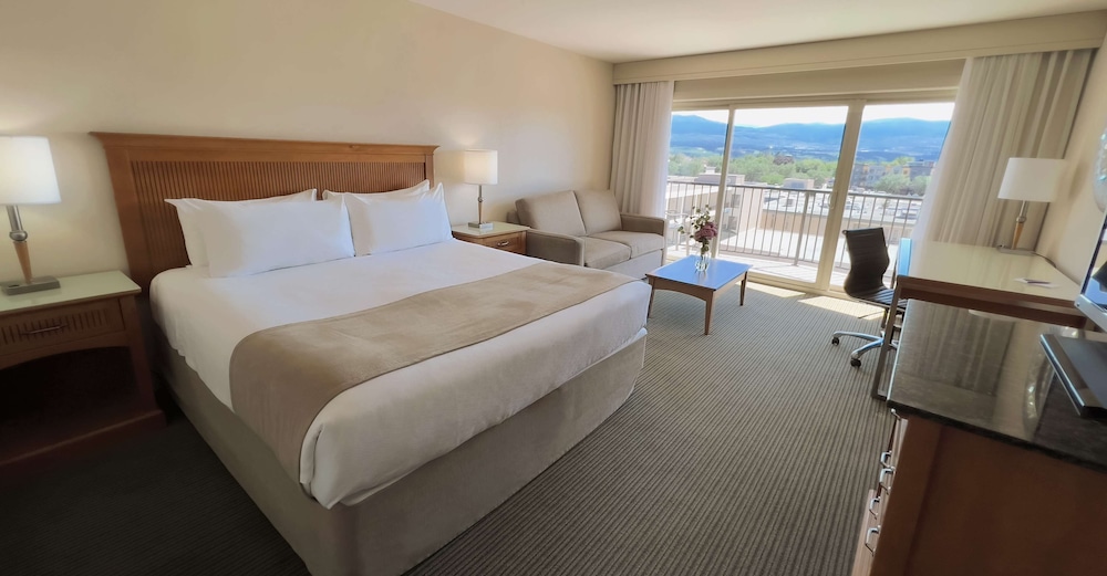 Coast Capri Hotel 24/61
