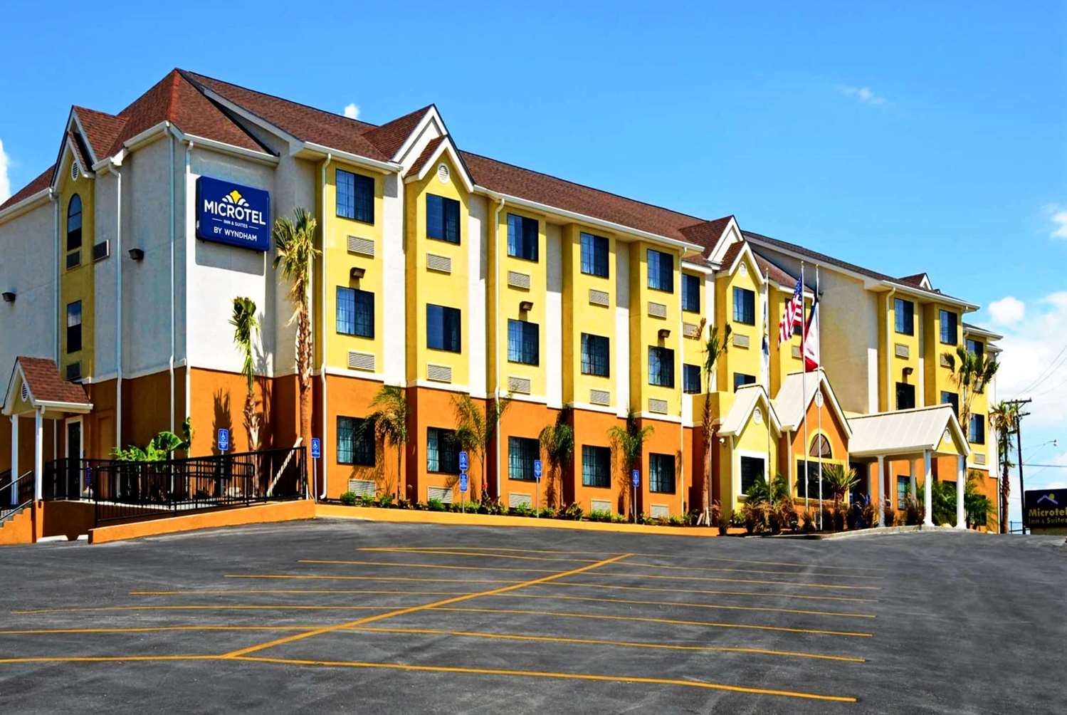 Microtel Inn & Suites by Wyndham New Braunfels 36/38
