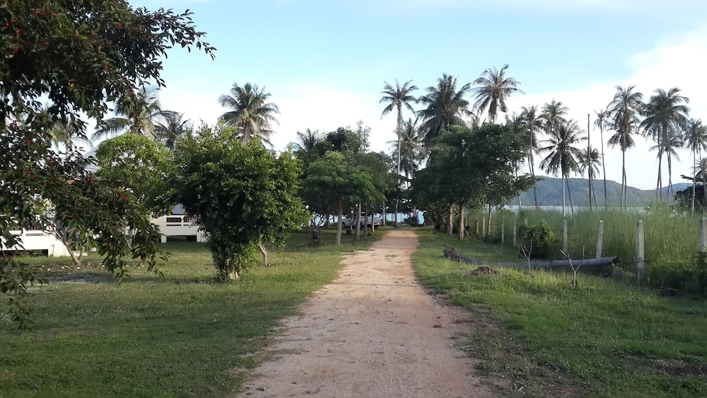 Jinta Beach Bungalow 26/44
