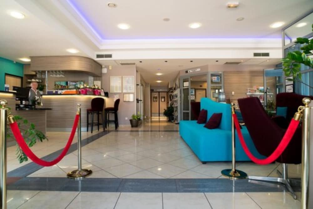 Ariane Hotel 37/40