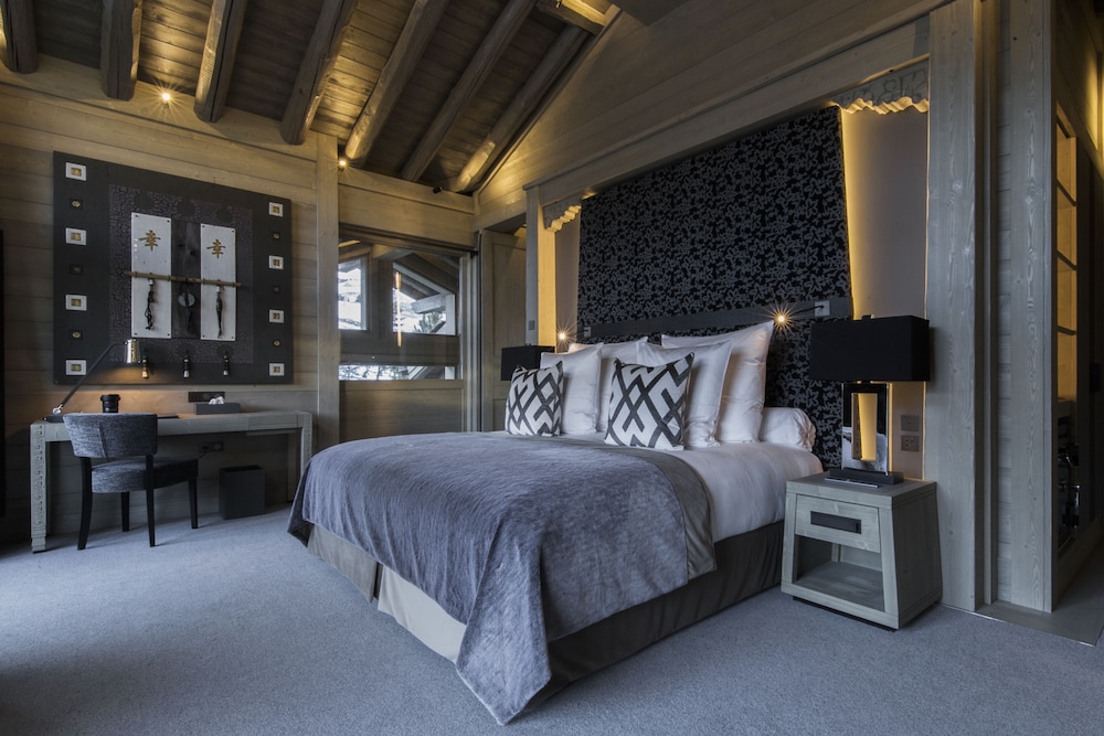 ALTITUDE, SUITE