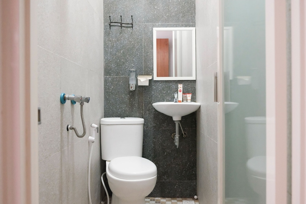OYO 1454 111 Residence 17/18