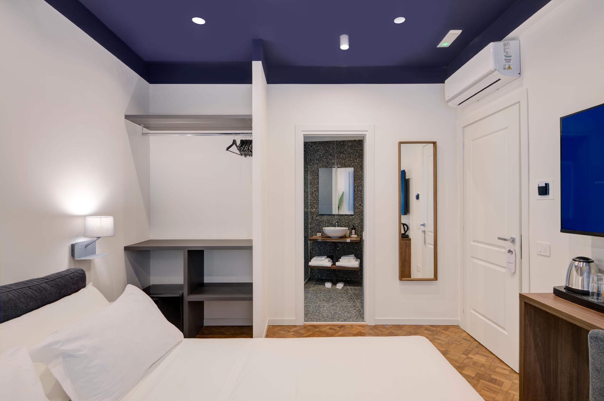 Room, Triple, No Balcony
