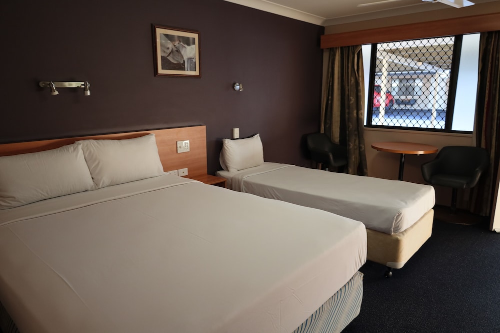 ROOM, TWIN BEDS