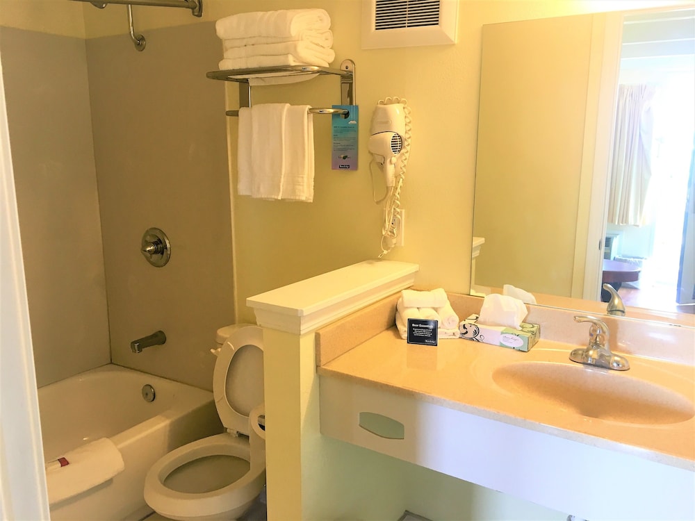Travelodge By Wyndham Fairfield/Napa Valley 33/35