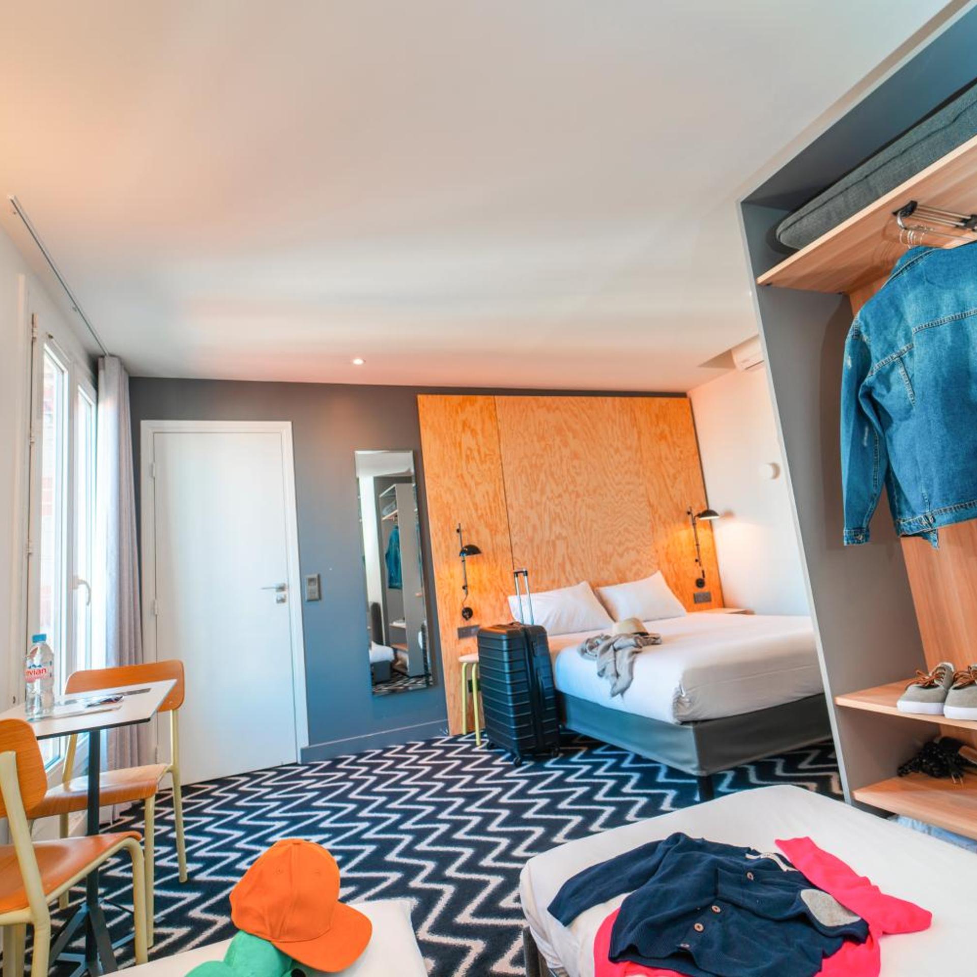 Suite, Double and Twin Beds, Sofa