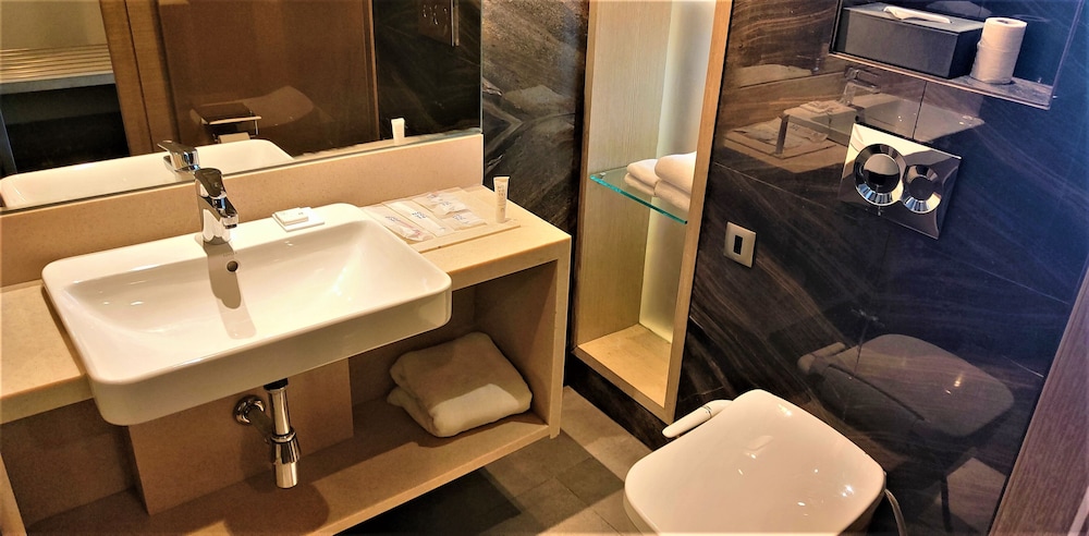 Novotel Chandigarh Tribune Chowk 49/50