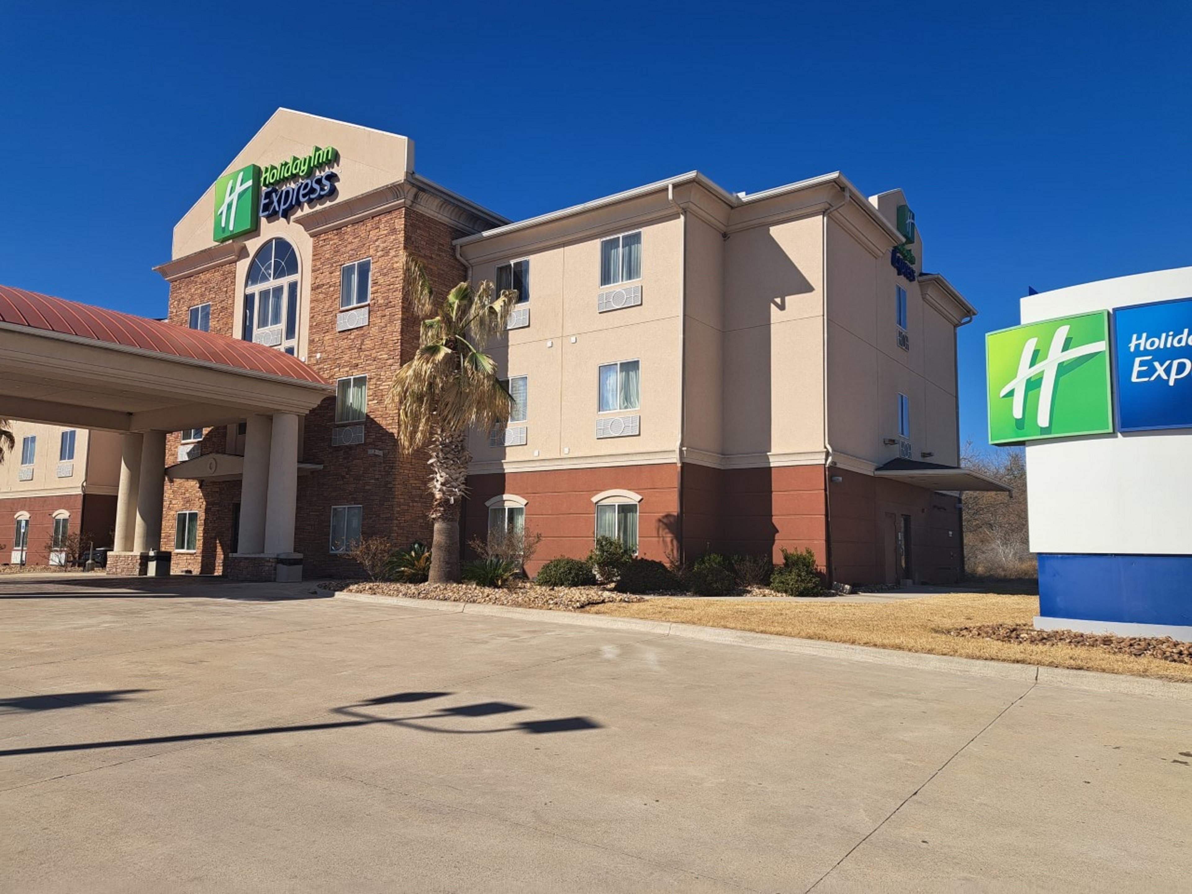 Holiday Inn Express Kenedy 16/17