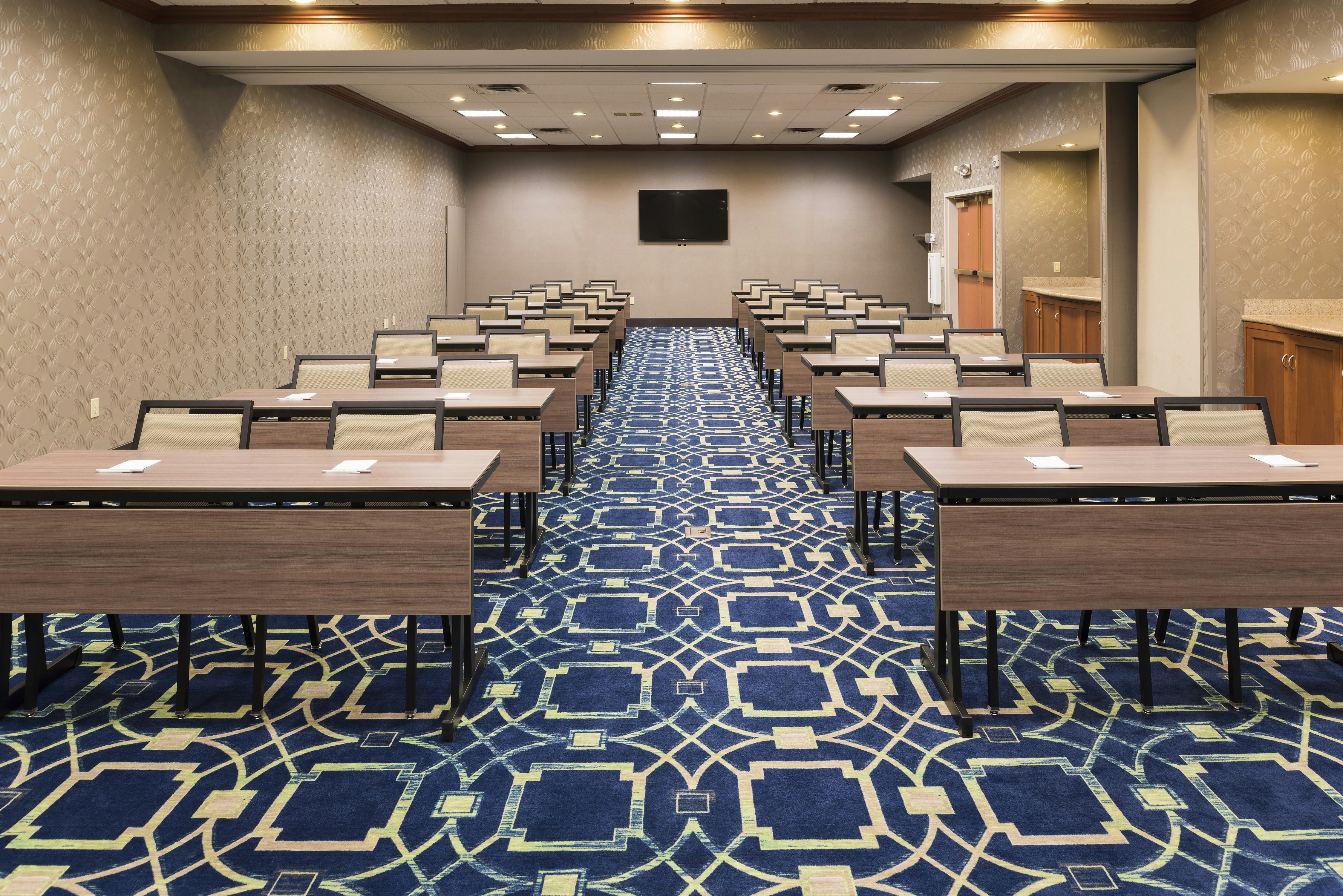 Hampton Inn & Suites East Lansing Okemos 68/80