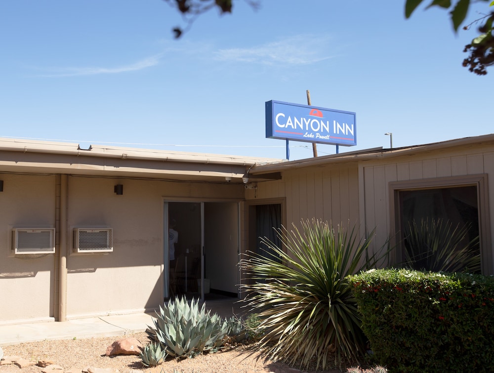 Lake Powell Canyon Inn 4/58
