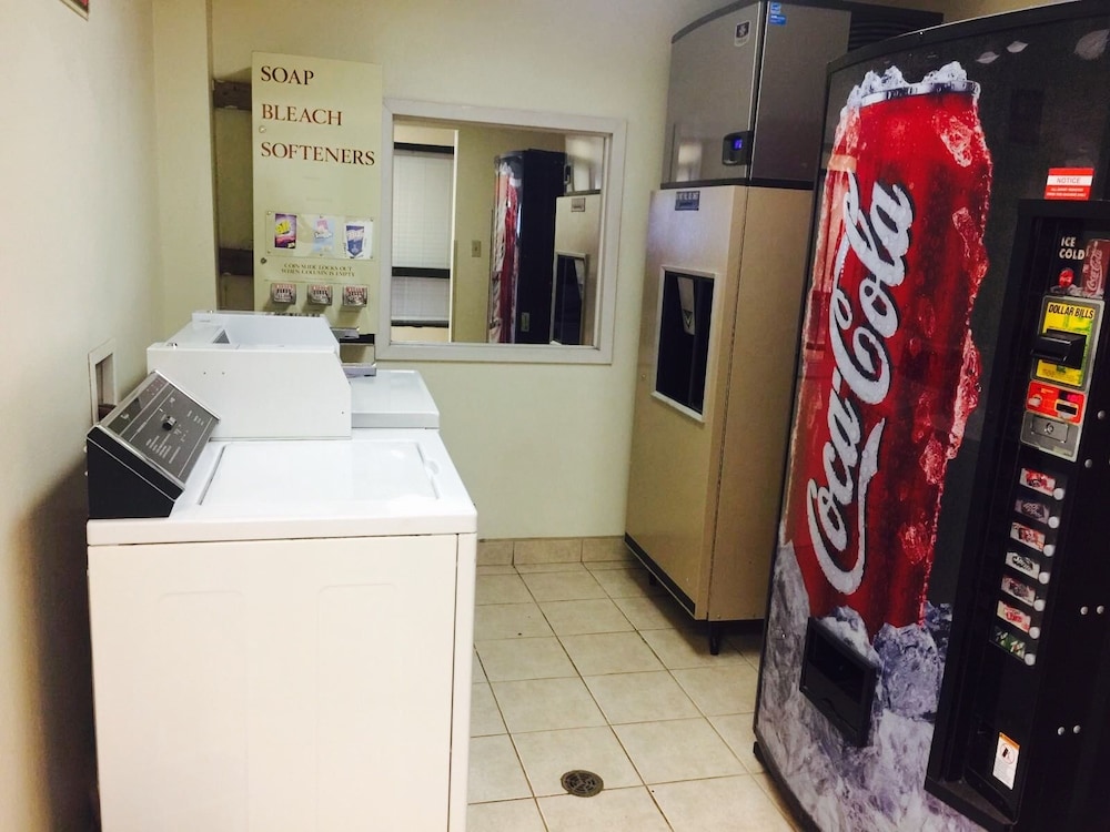 Texas Inn & Suites 8/28