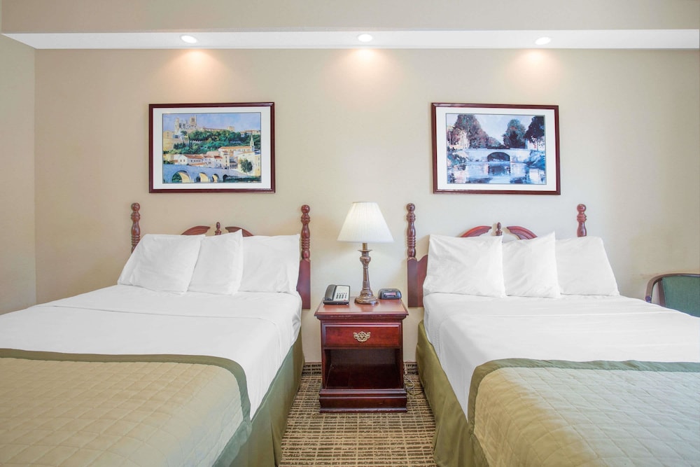 Comfort Inn Martinsville 17/37