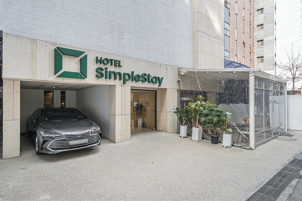 Simple Stay Hotel 73/78