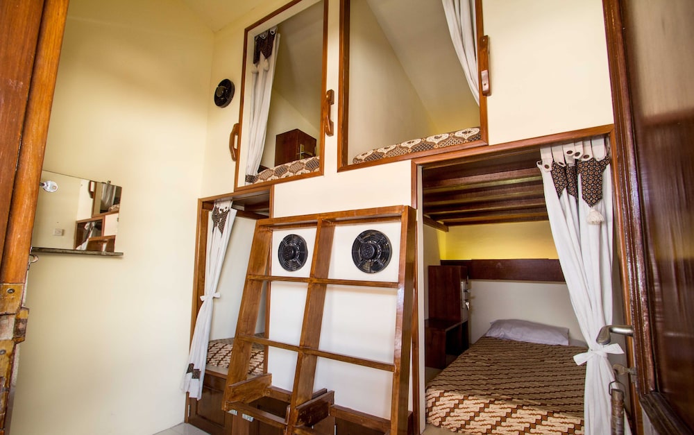 Duta Guest House 46/48