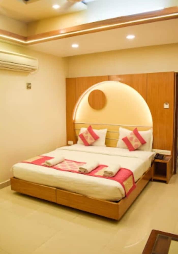 OYO Premium Assi Ghat 4/50