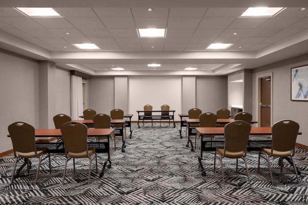 Hyatt Place Sterling Dulles Airport North 49/59