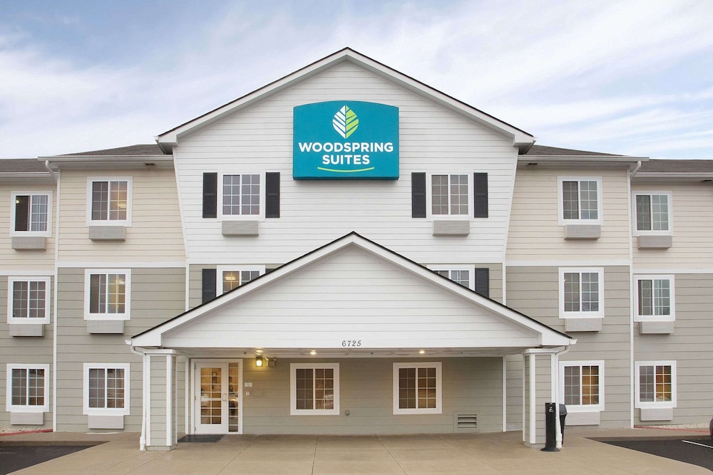 WoodSpring Suites Cincinnati Fairfield 2/22