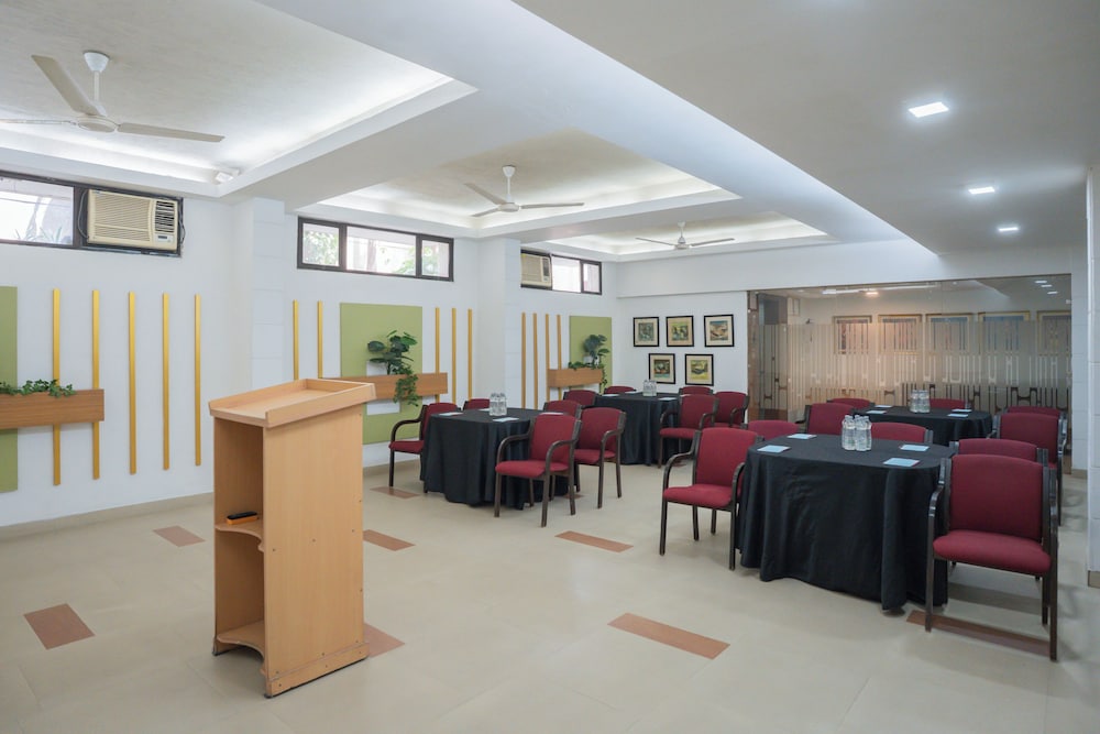 Ahuja Residency Parklane 30/50