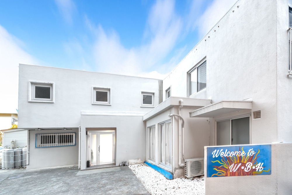 White Beach House 37/44