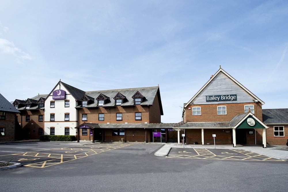 Premier Inn Christchurch West in CHRISTCHURCH - UK