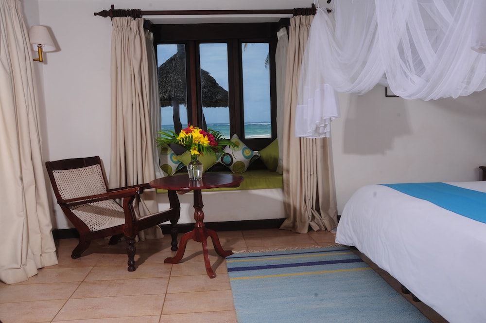 Jacaranda Indian Ocean Beach Resort 11/40