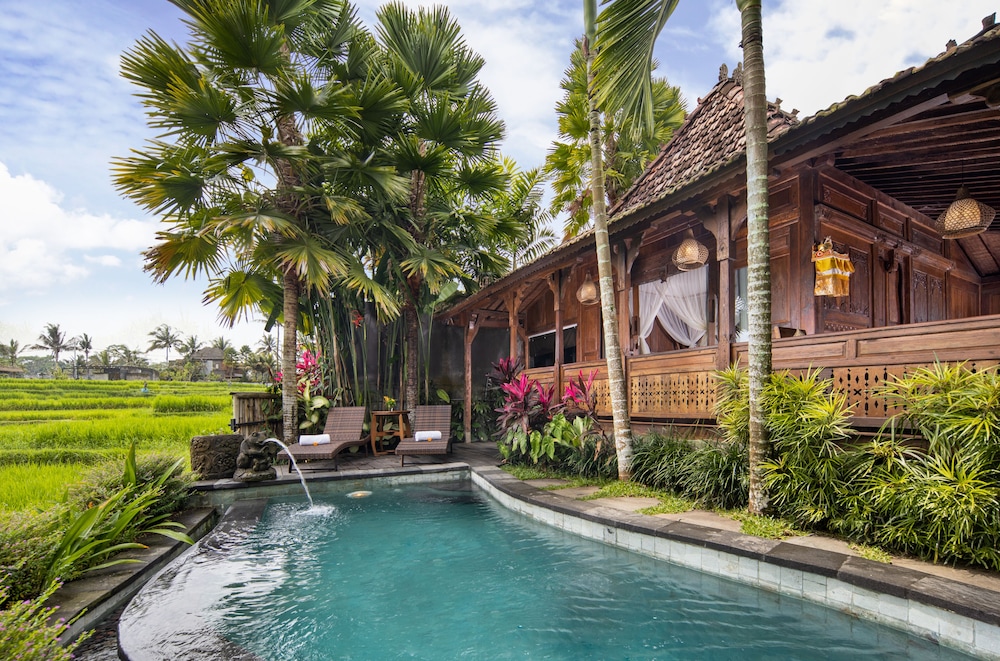 Madani Antique Villas 64/70