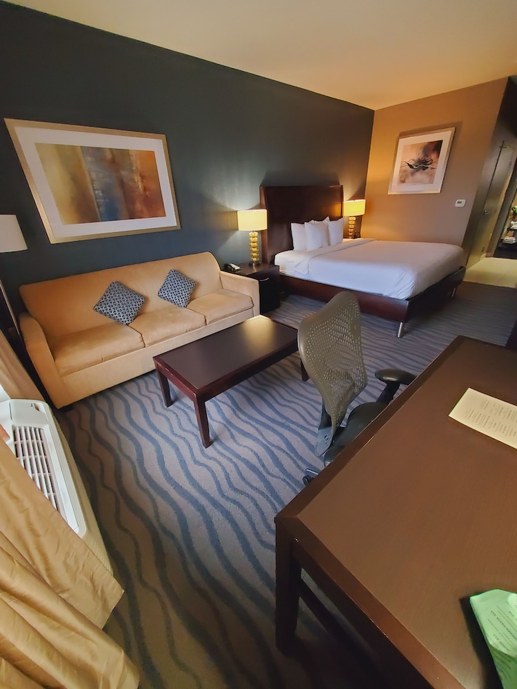 Hilton Garden Inn Fort Worth Alliance Airport 38/59