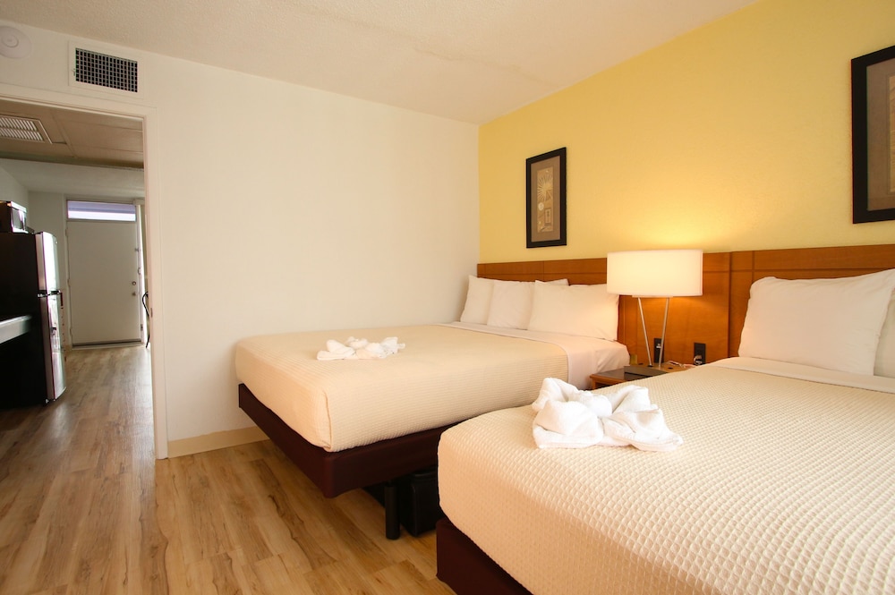 Crusader Oceanfront Resort and Restaurant 7/41