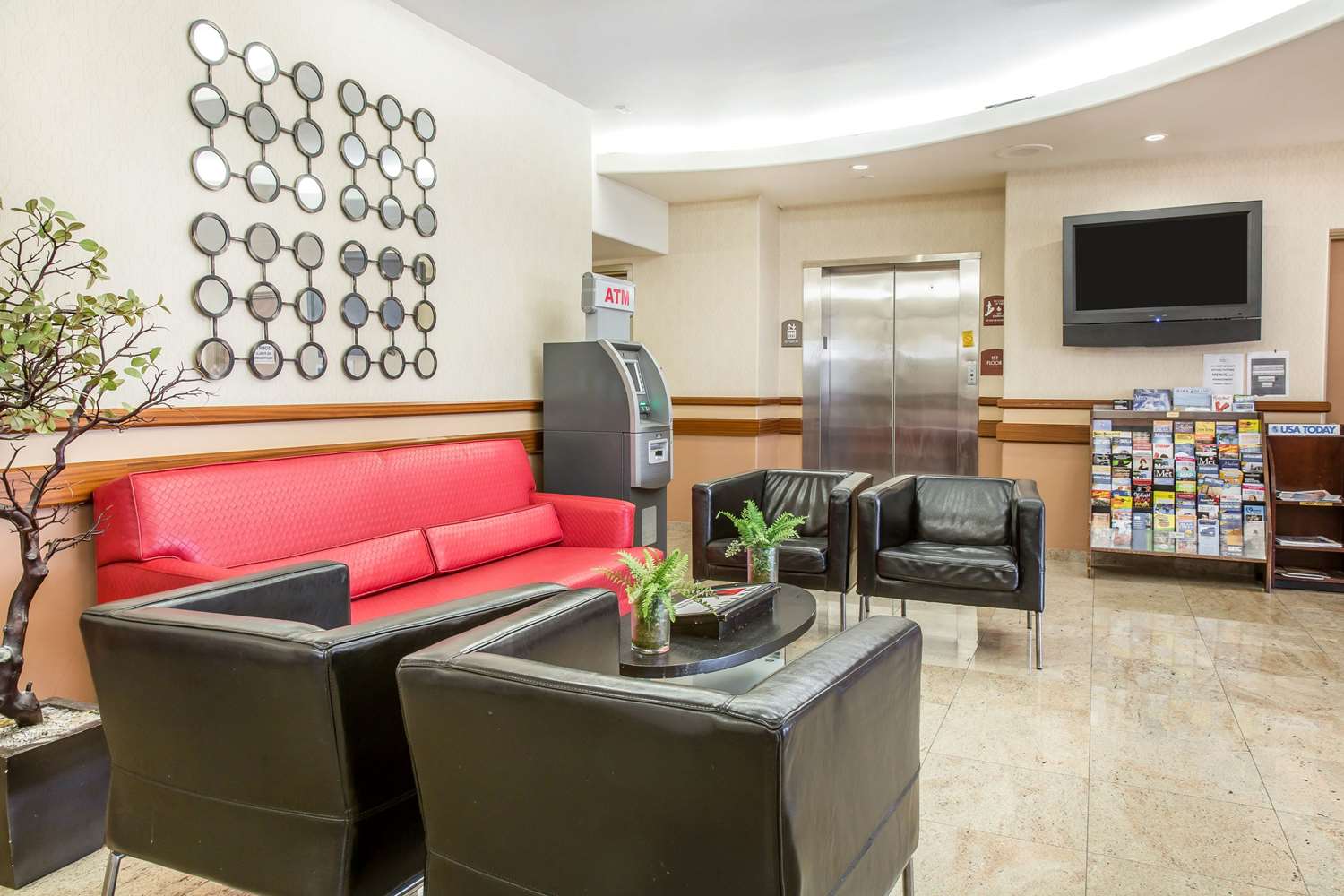 Econo Lodge West Haven 23/38