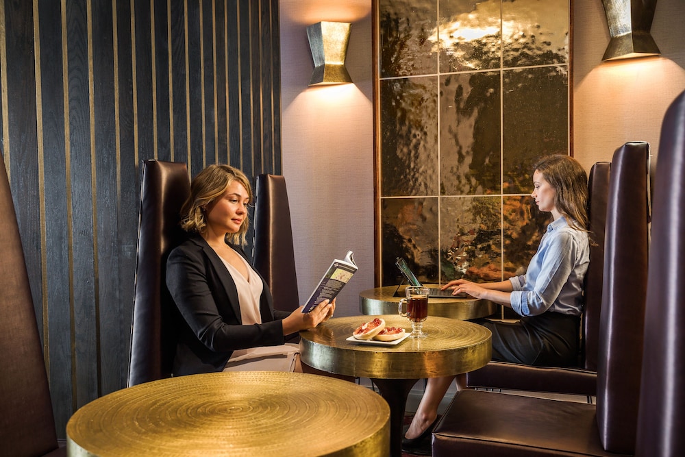 Charlesmark Hotel 27/30