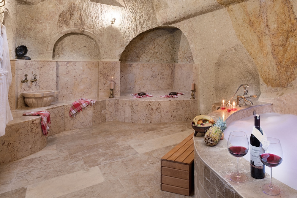 Kayata Cave Suites 30/50