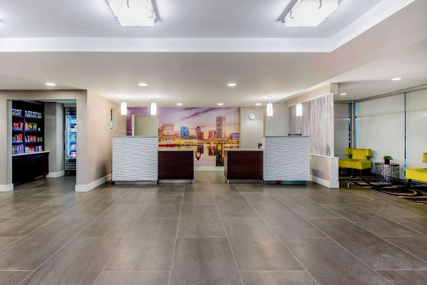 La Quinta Inn & Suites by Wyndham Baltimore BWI Airport 5/52