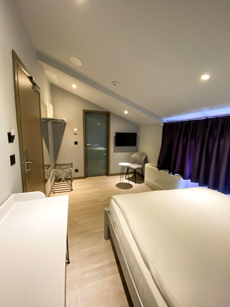 Eresin Hotels Express 11/37