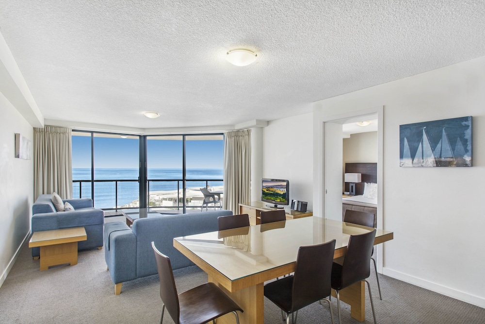 Mantra Mooloolaba Beach 44/72