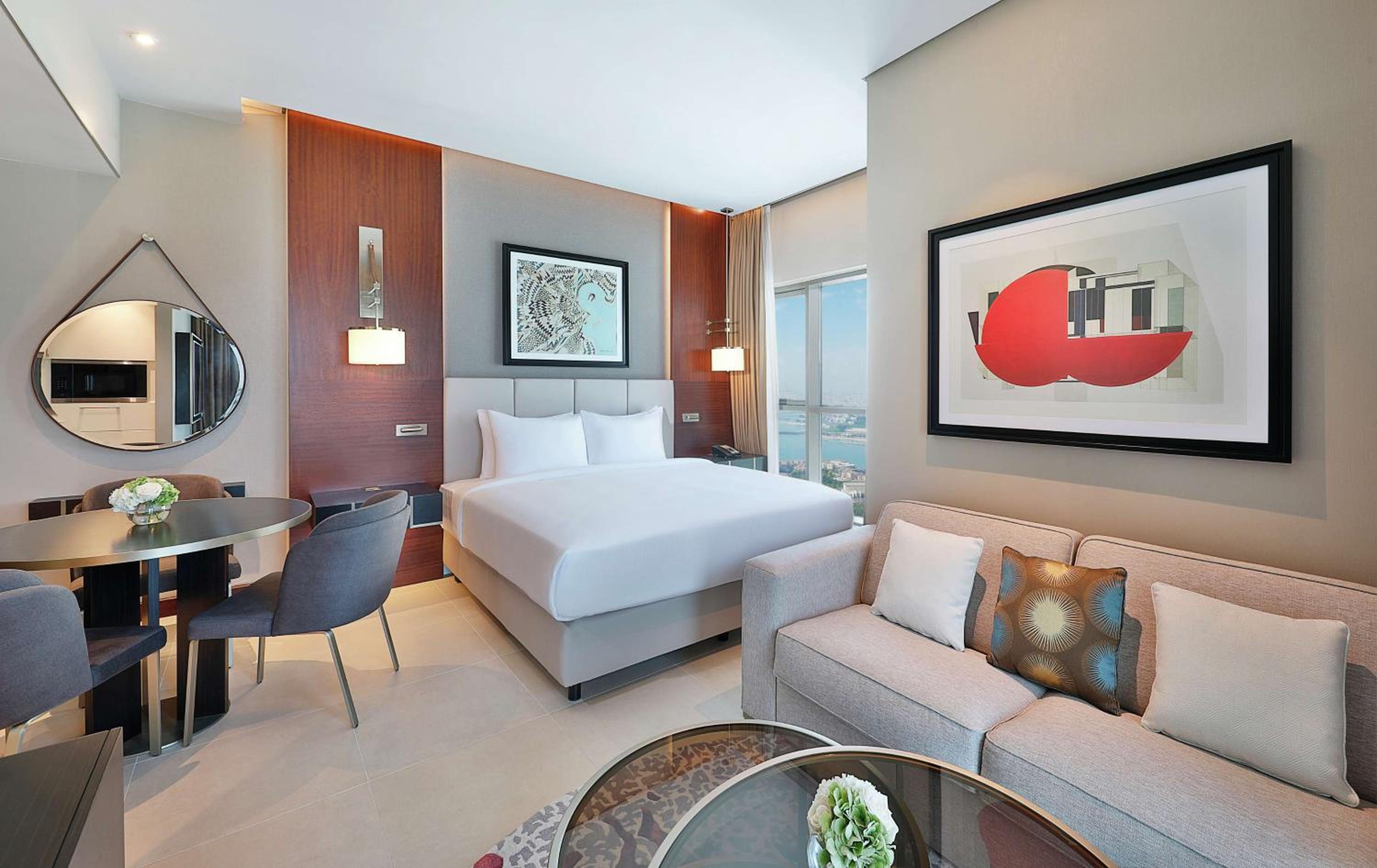 DELUXE, STUDIO, KING BED, BALCONY, HIGH FLOOR