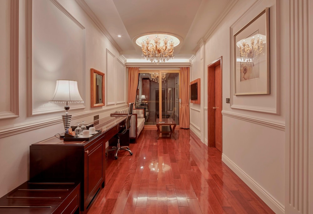 Goldone Hotel And Suites 53/72